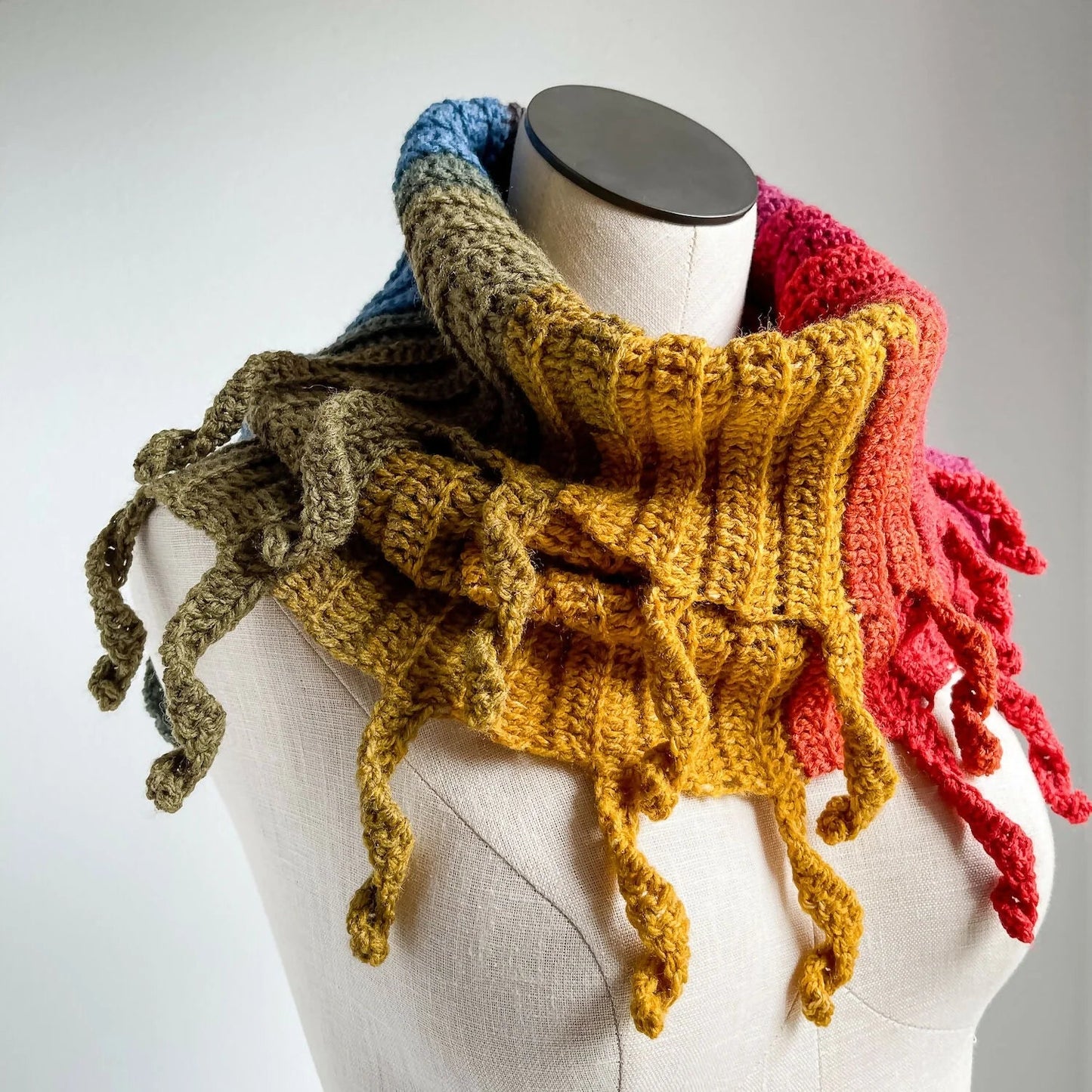 Curly Cute Cowl (Crochet)