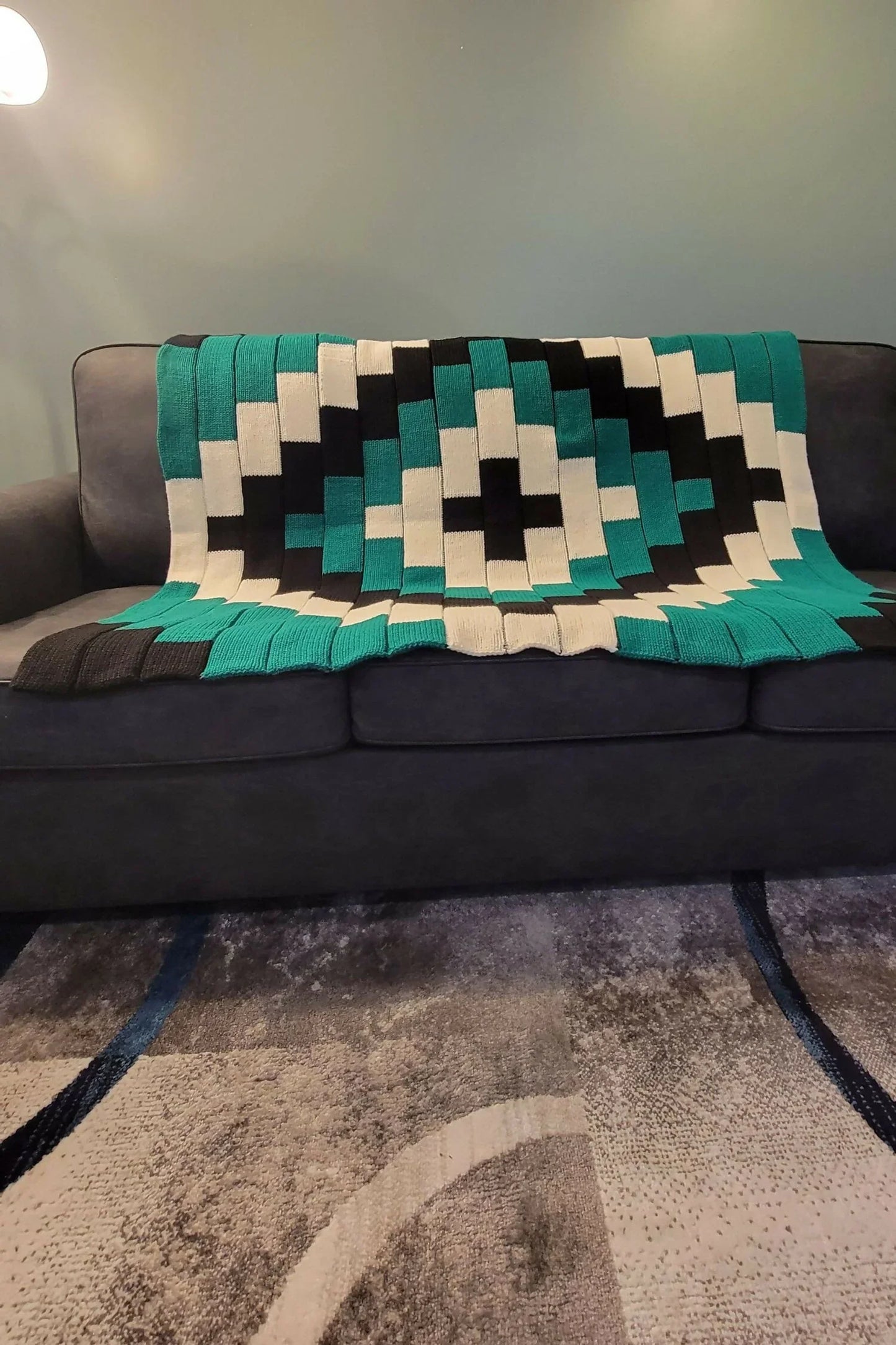 Wintergreen Mosaic: A Blanket Pattern with Stunning Geometric Flair (Circular Knitting Machine)