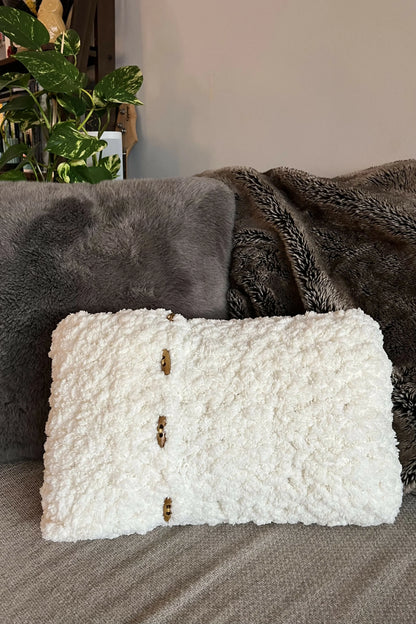 Darcy Pillow (Crochet)