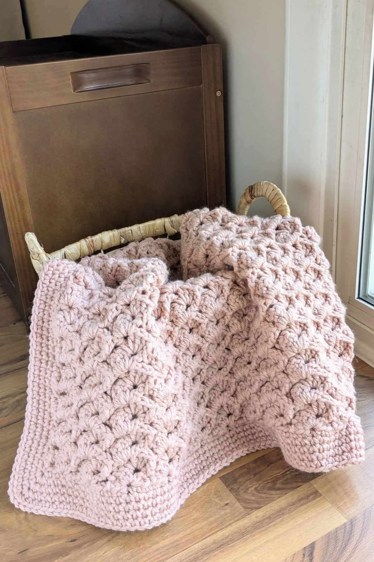 Chunky Slanted Shells Baby Blanket (Crochet)