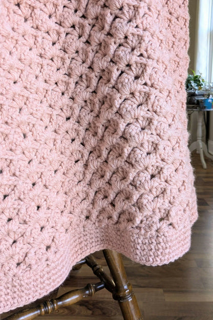 Chunky Slanted Shells Baby Blanket (Crochet)