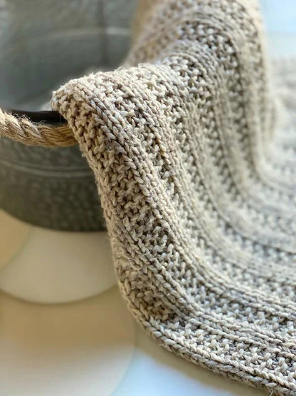 Cuddle Me Baby Blanket (Knit)