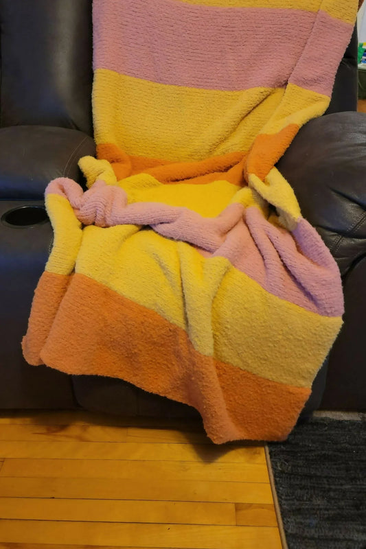 Dreamy Stripes Blanket (Circular Knitting Machine)