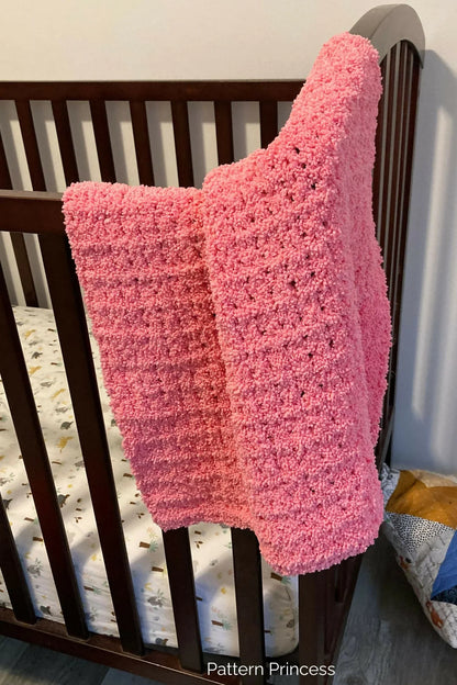 Simple and Easy Crochet Blanket Pattern in 7-hours (Crochet)