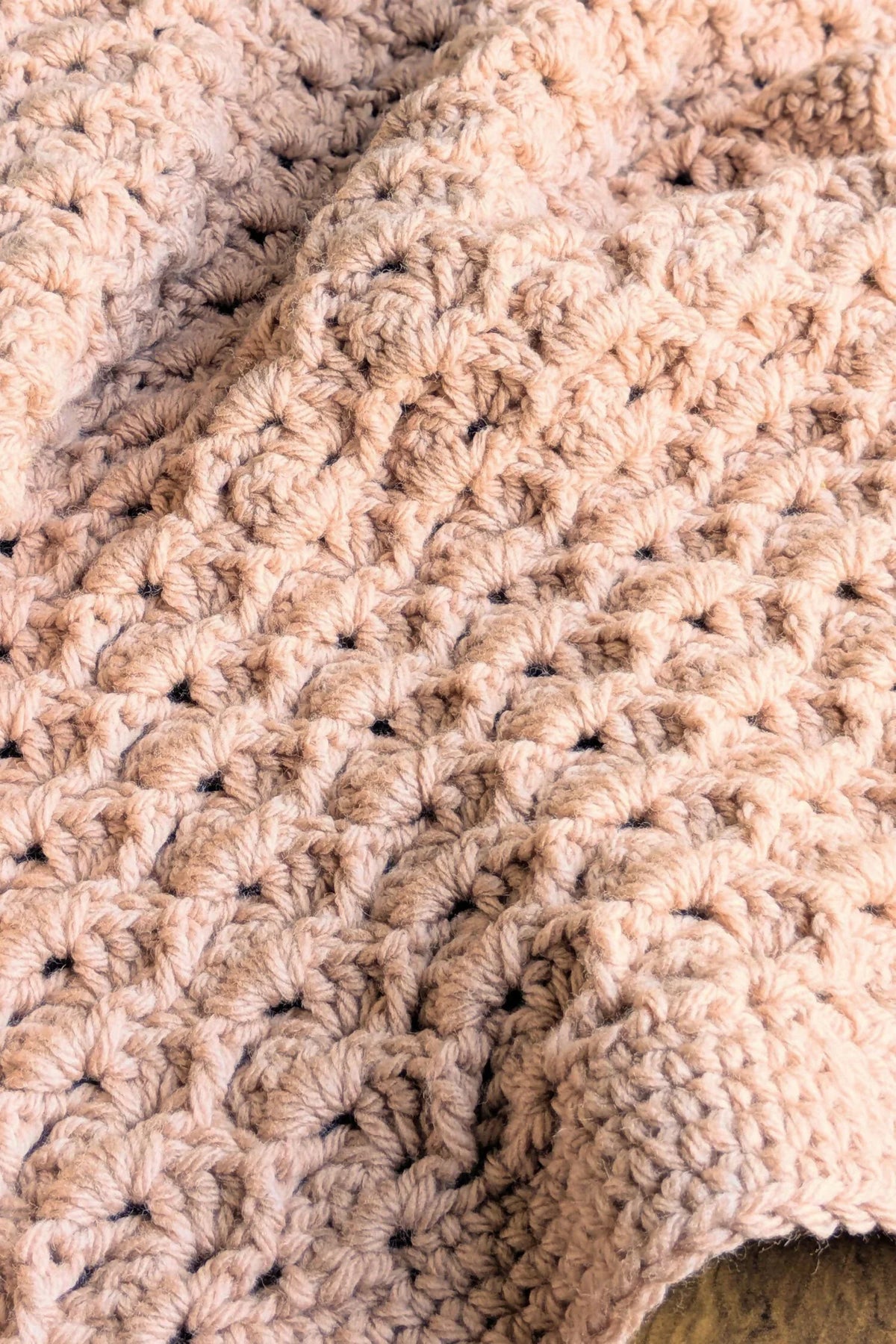 Chunky Slanted Shells Baby Blanket (Crochet)