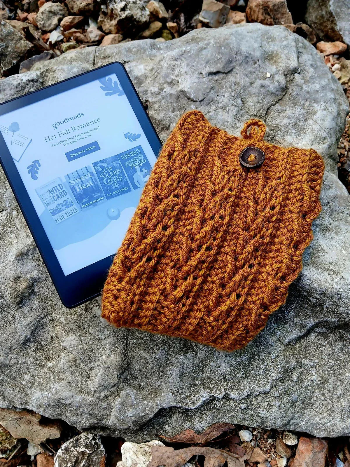River Arrow Kindle Paperwhite Sleeve (Crochet)