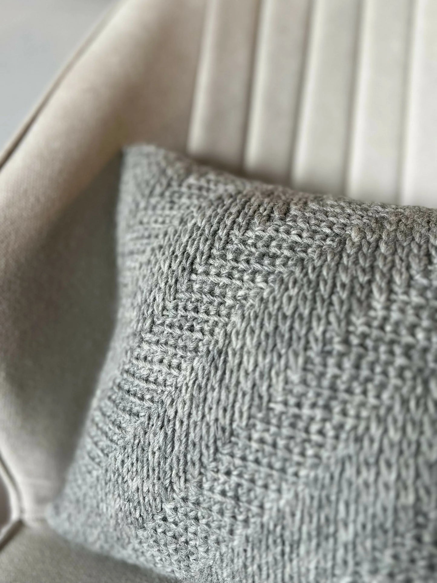 Grayson Pillow (Crochet)