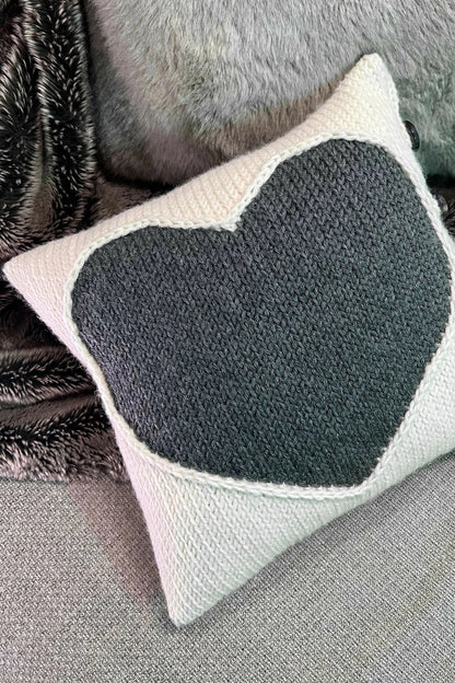 Mabel Pillow (Crochet)