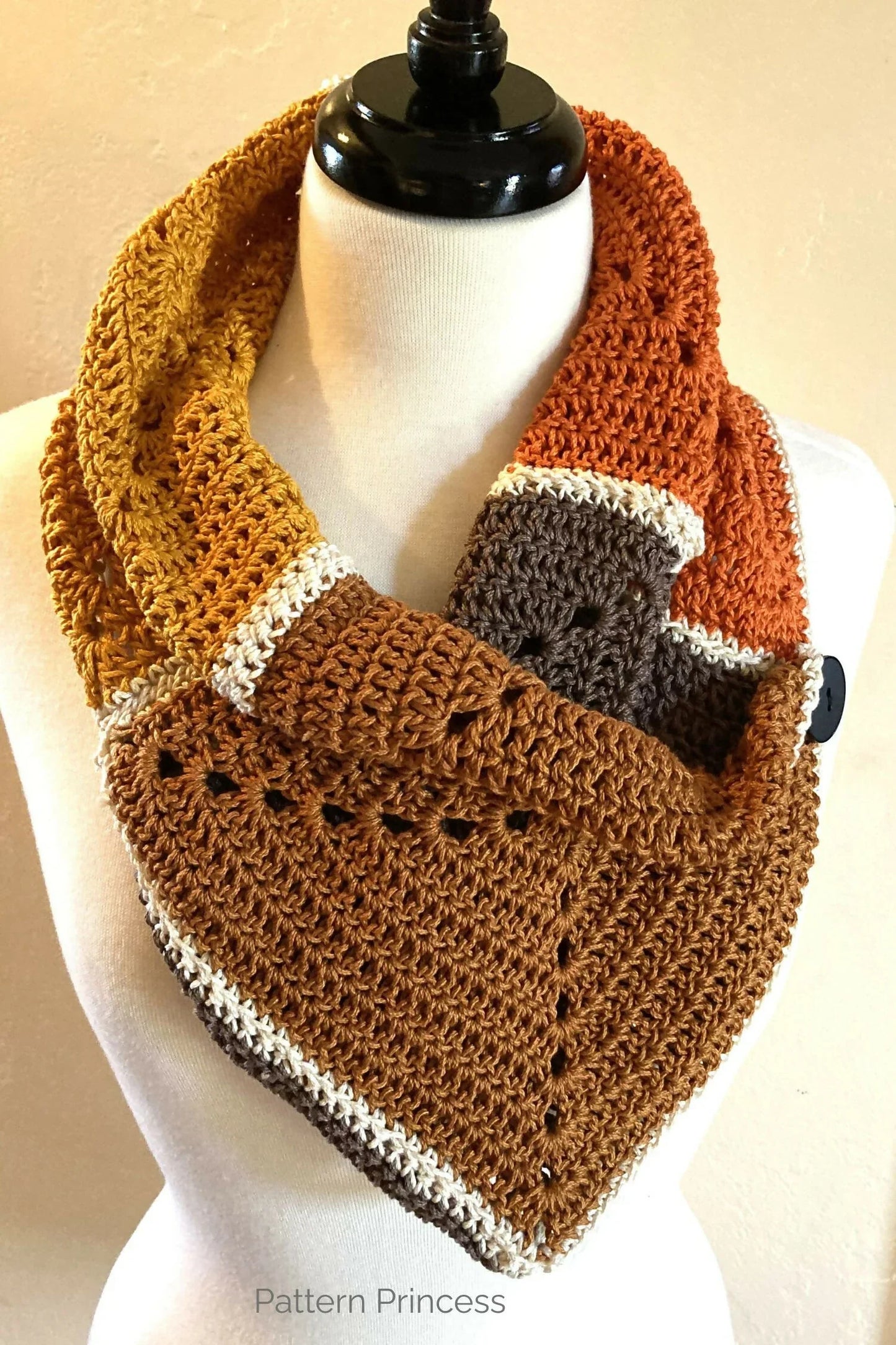 Colorful Button Cowl (Crochet)
