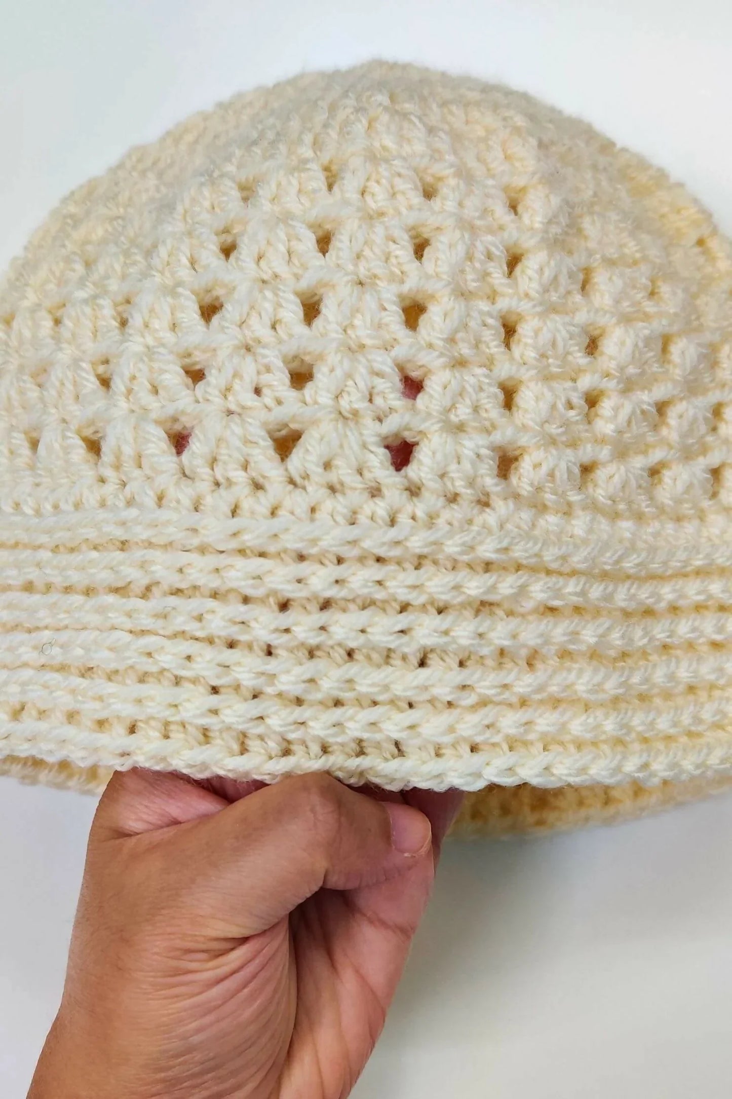 Charming Brim Beanie (Crochet)