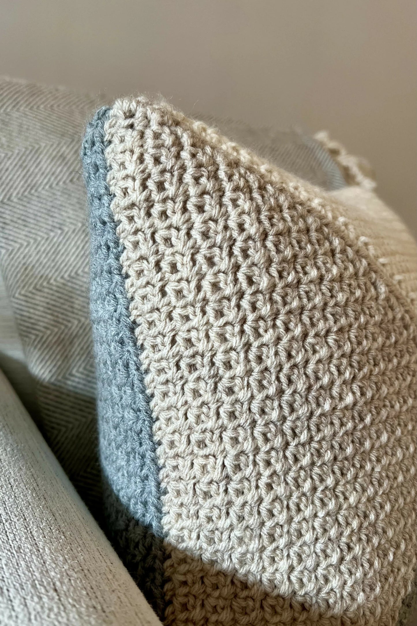 Avery Pillow (Crochet)