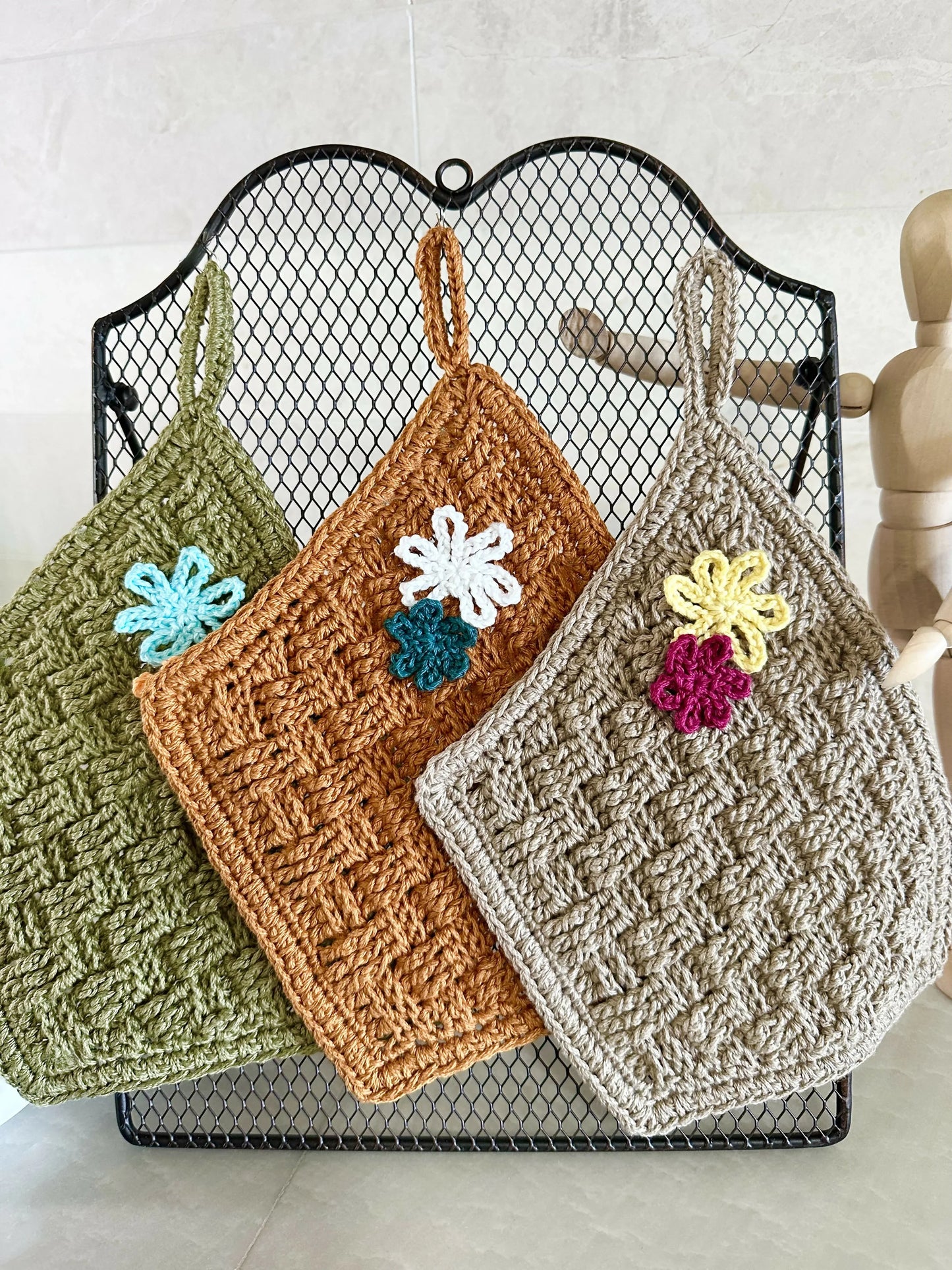 Wicker Basket Trivet or Potholder (Crochet)