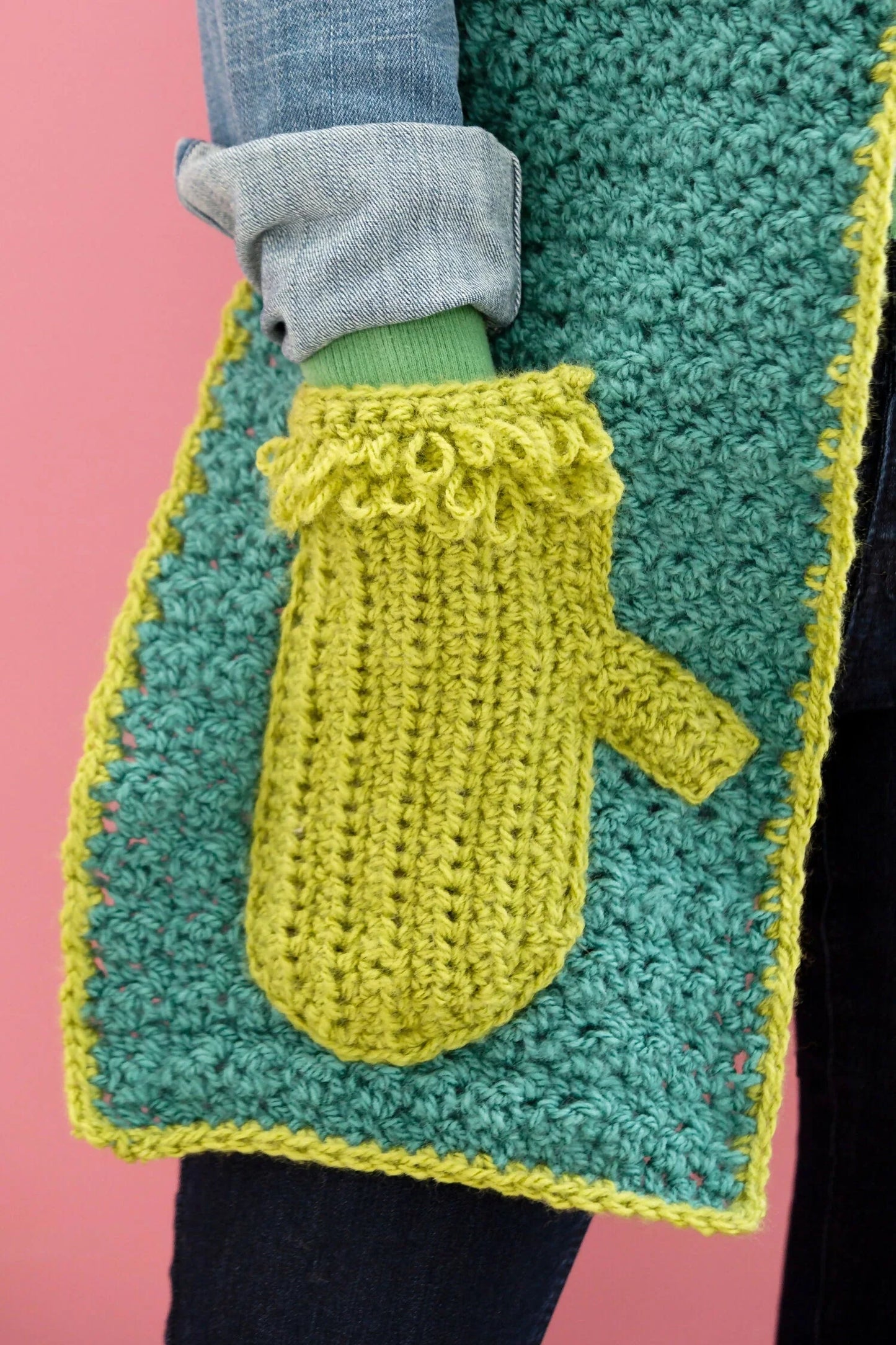 Jiffy Mitten Scarf (Crochet)