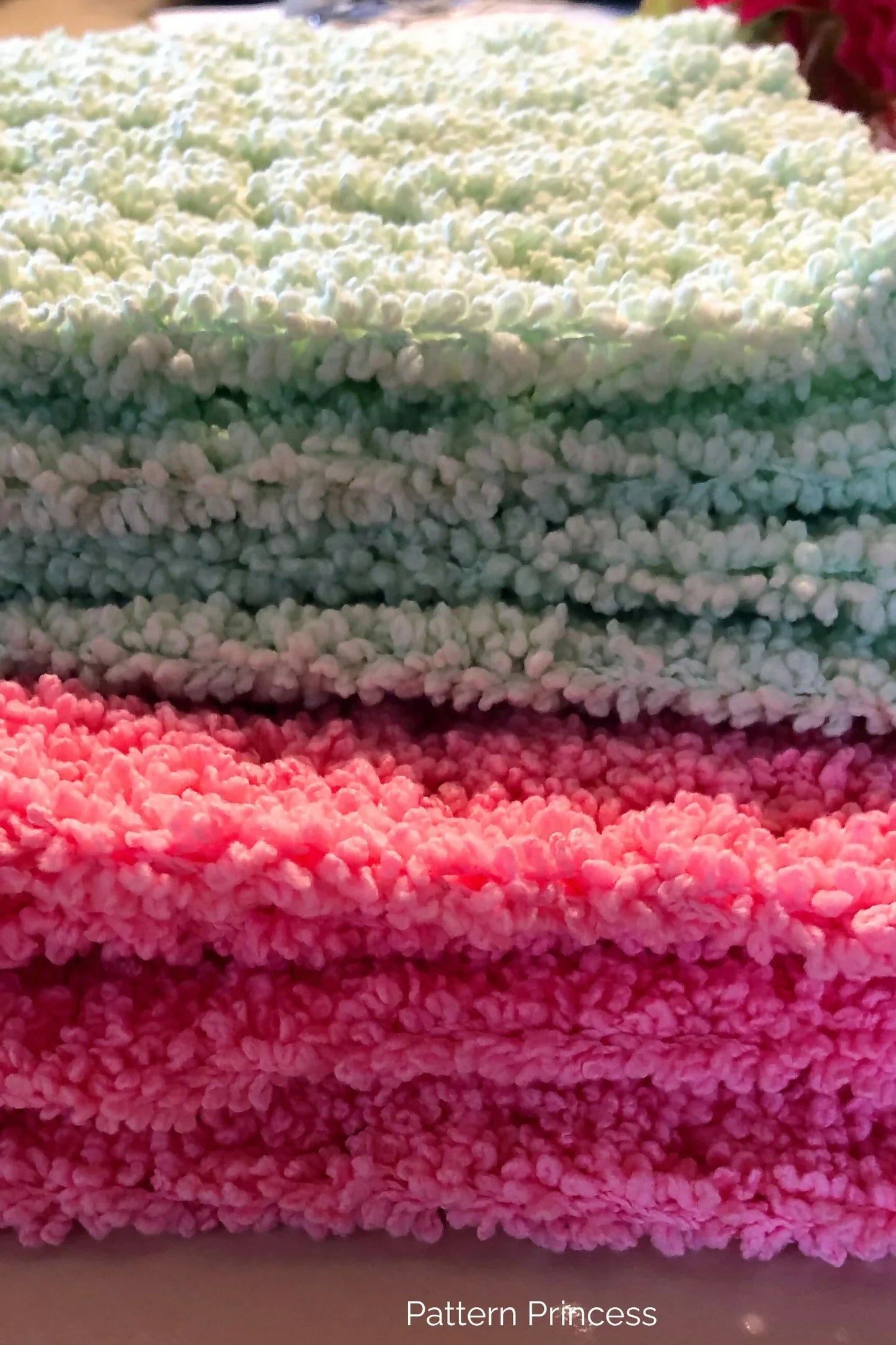 Simple and Easy Crochet Blanket Pattern in 7-hours (Crochet)