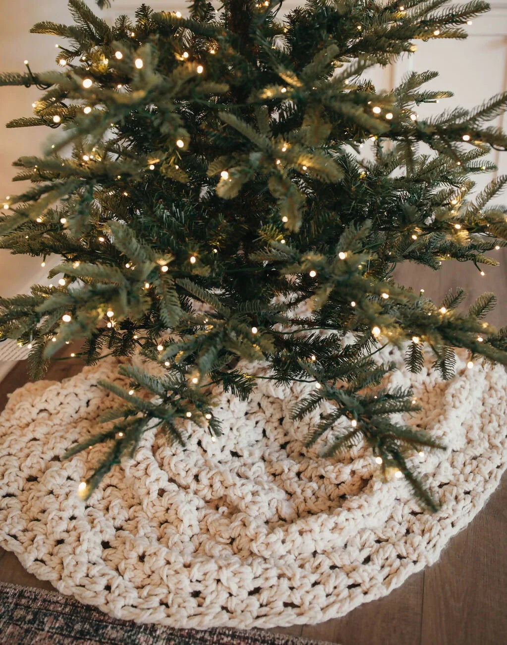 Snow Flurry Tree Skirt (Crochet)